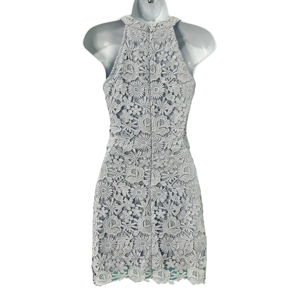 Lulus Light Grey Crochet Lace Mini Shift Sheath Sleeveless Dress sz XS Love Poem - Picture 7 of 9
